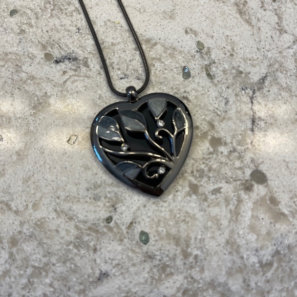 Necklace with Heart Charm - Picture 5 of 7